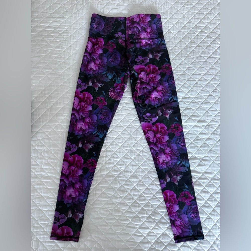 Terez DuoKnit Activewear - Leggings in FLORAL NOIR